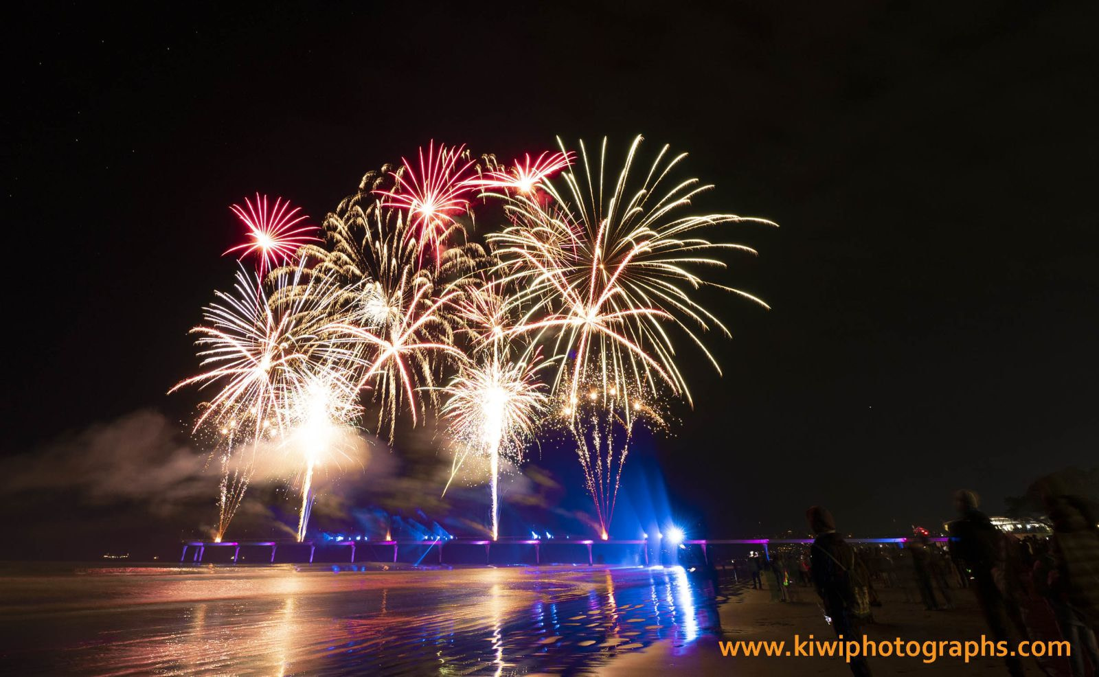 MP060052clores Fireworks Image